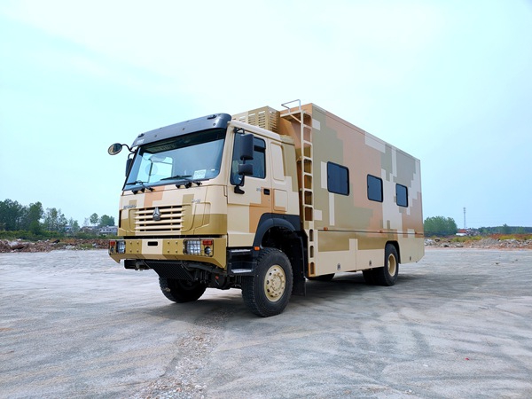 重汽豪沃四驅(qū)12人宿營車 重汽豪沃四驅(qū)12人宿營車